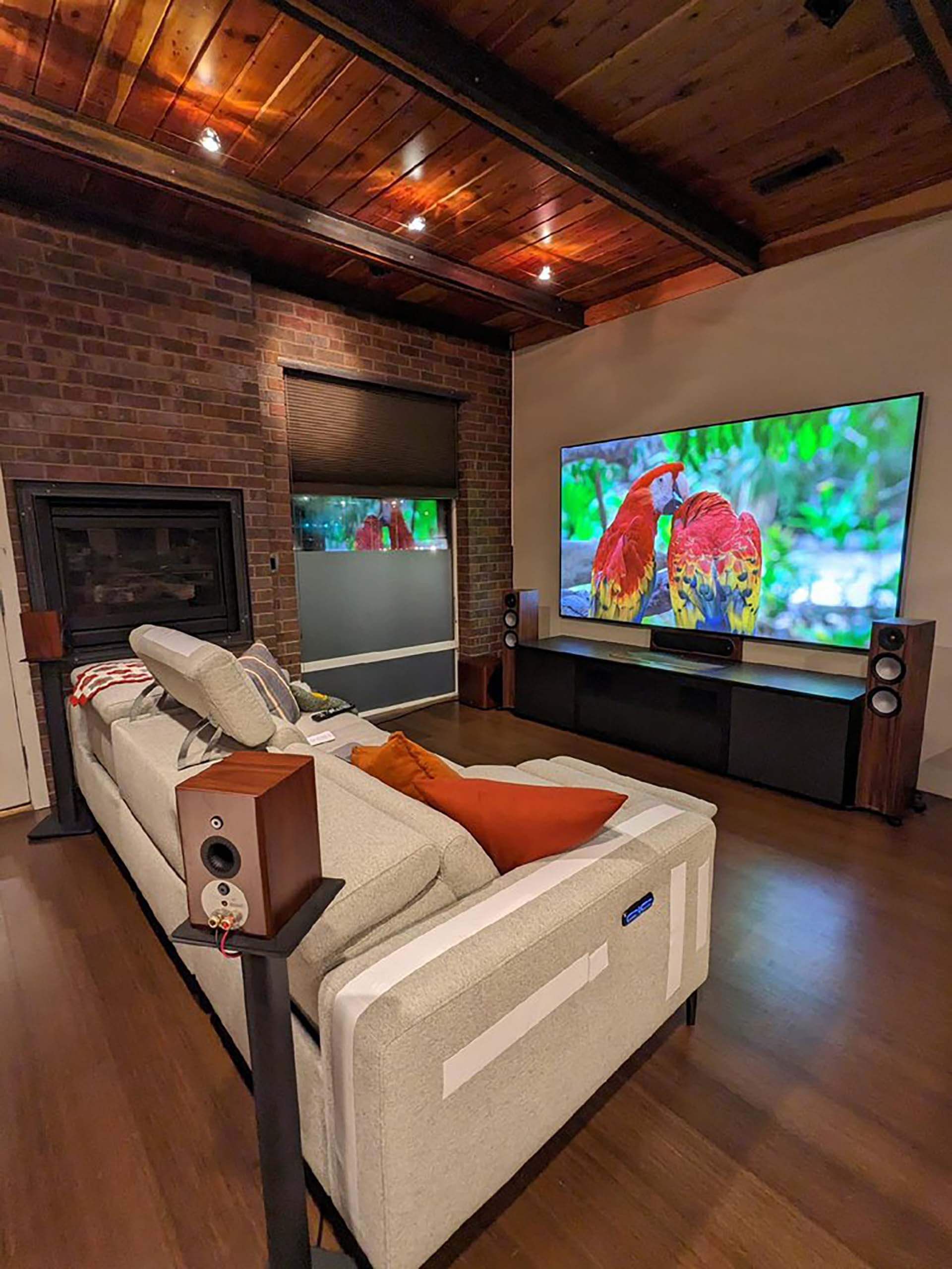 Short Throw Projector